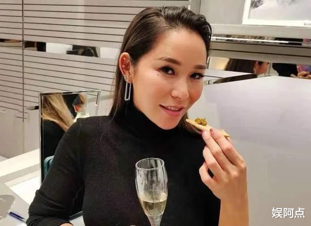 周焯华|洗米嫂迎坏消息，港媒曝洗米华正式被起诉，安以轩老公也不乐观