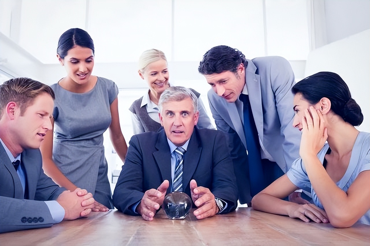 |行走职场,遇到这几类领导要尽量保持距离,否则早晚会吃亏