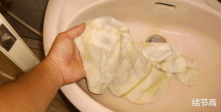 不管家里多有钱，毛巾可别挂在这3个位置，不是迷信，有科学根据