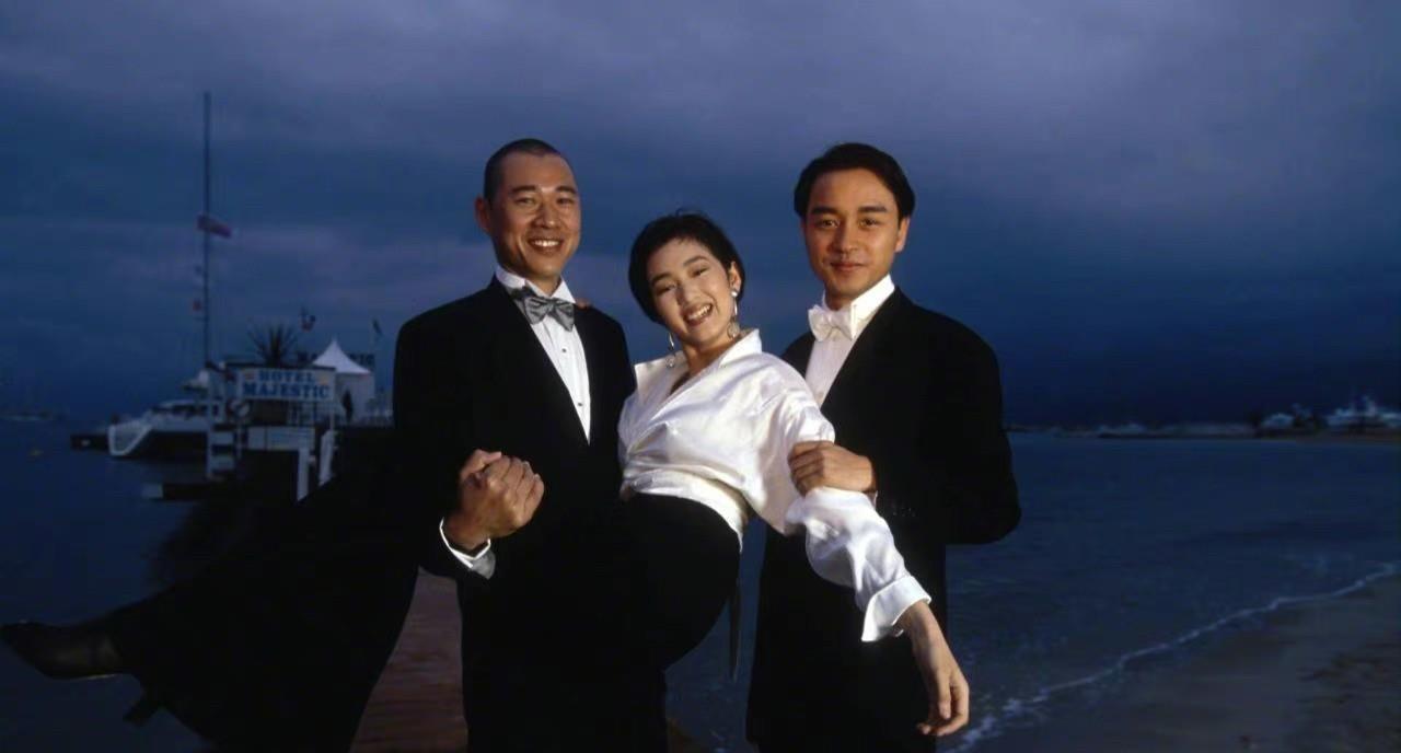 巩俐|梦回戛纳：28岁的巩俐艳惊四座，白衣黑裙永远让人心动