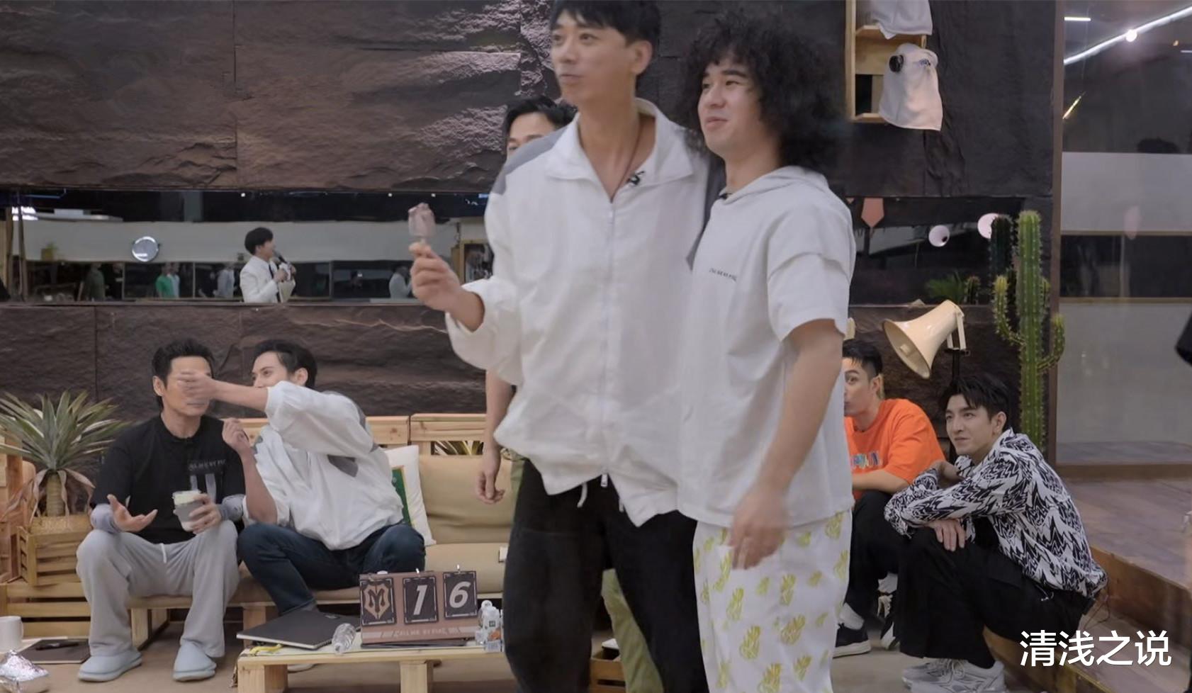 苏有朋|披哥2：苏有朋带队废寝忘食训练《半兽人》，信却闲一边遛弯蹭饭