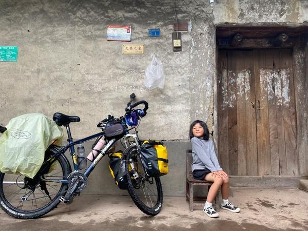 张家界|40岁爸爸带7岁女儿从河南骑行进藏：想带孩子游玩途中达成减肥目标