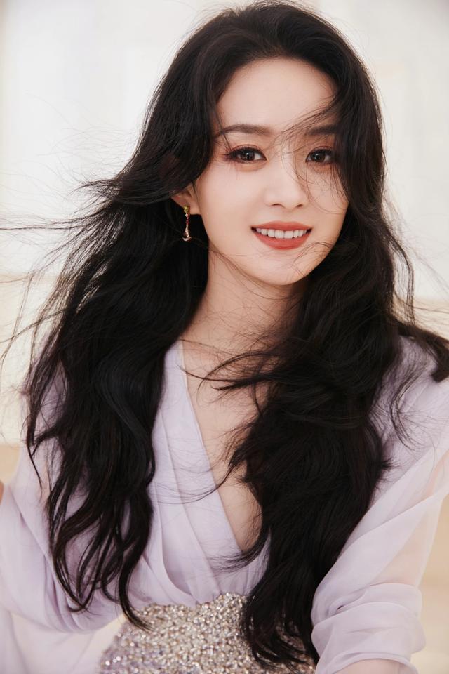 赵丽颖|赵丽颖卷发造型，紫纱曼曼如仙女下凡，网友：她又恢复泡剧组生活