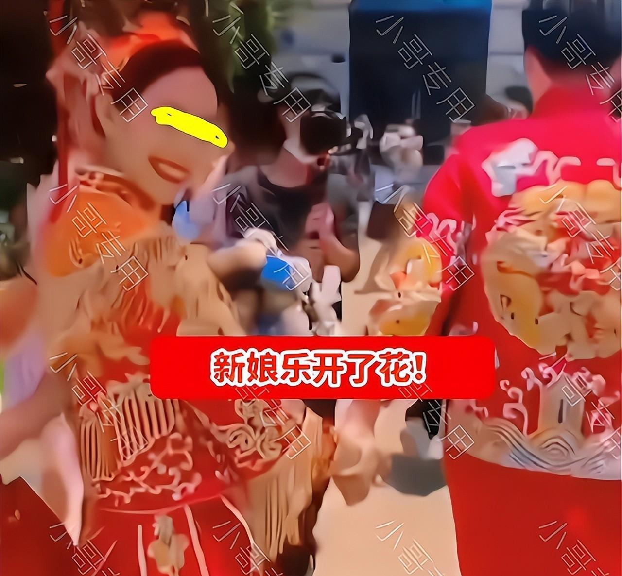 广西一结婚现场,新郎被多人高喊“渣男”,却把新娘乐坏了
