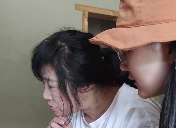 余秀华|杨槠策谈论被网暴的经历，对余秀华称呼引争议，网友：太欺负人