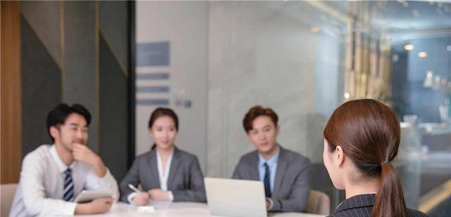 hr|HR公司拒招“三无家庭”学生，虽然话很刺耳，但是句句都是很现实