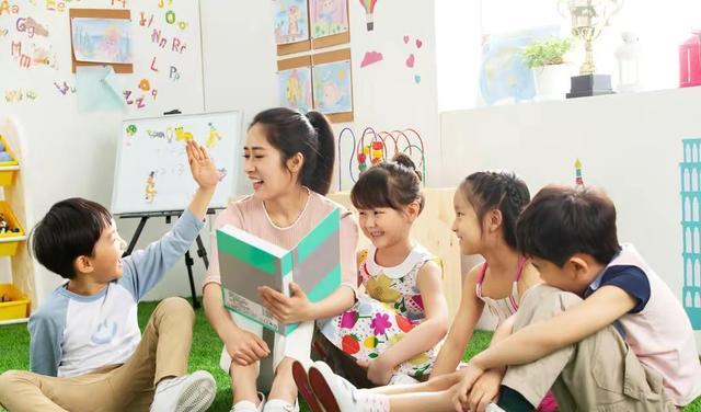 父母惩罚儿子看通宵电视，孩子睡着被叫醒，网友：父母是个狠人
