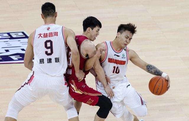 广东男篮|广东队新消息，易建联和周鹏宣布最新决定，NBA中锋将加盟广东