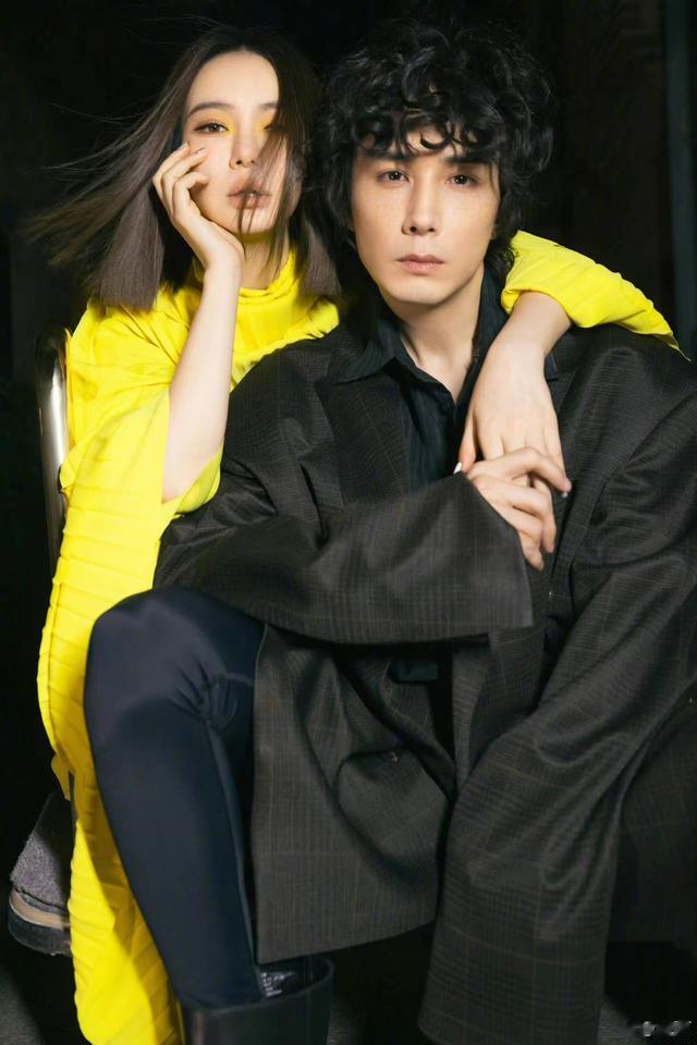 戚薇|戚薇二胎产后晒照狂瘦15斤!奢华月子中心内景曝光,产前崴脚坐轮椅