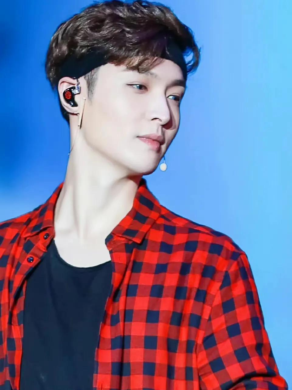 王一博|十位男明星发带造型：鹿晗王一博运动风十足，看到肖战邓伦太惊艳