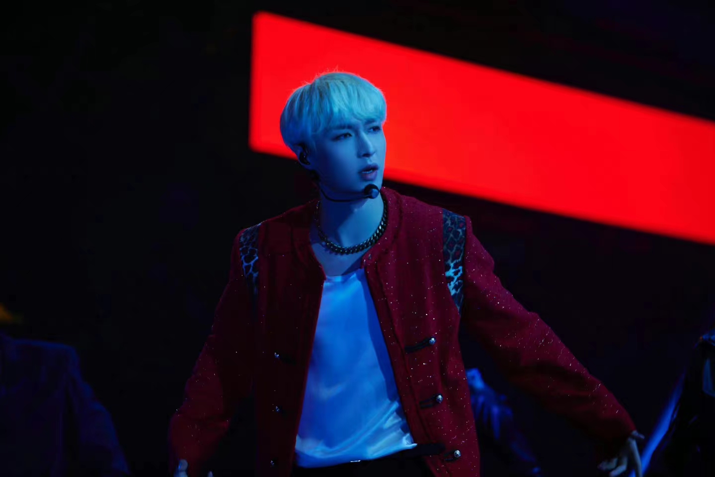 莫妮卡·贝鲁奇|张艺兴演唱算是把文化输出玩明白了，大航海二巡首站演出顺利结束