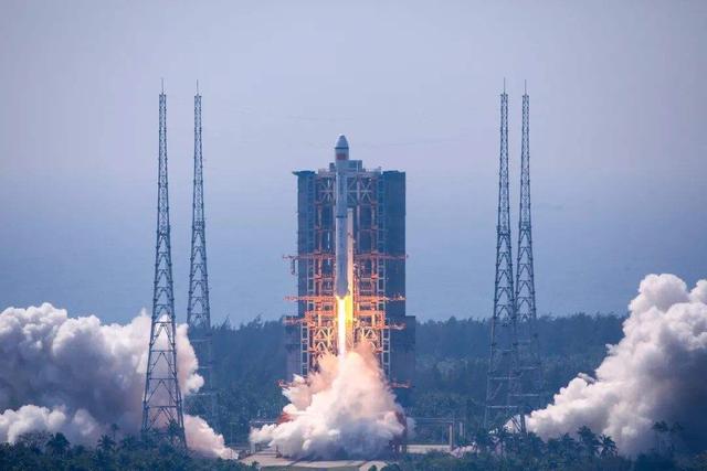火星距离地球2亿公里,宇航员要登上火星,需要多长时间?