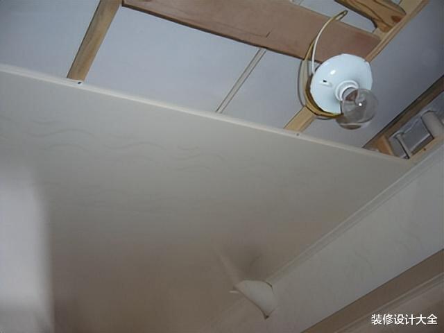水管太低,卫生间吊顶不知道该怎么做?装修师傅4招就搞定了!
