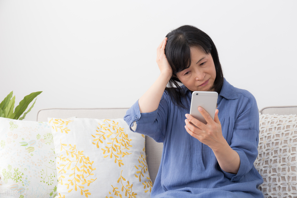 62岁大妈想要住女儿家养老,四千退休金掰成三份花,女婿:想多了