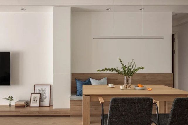 现代简约三居室，超爱的地台式榻榻米卧室！