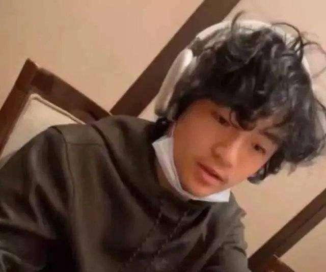 张柏芝|张柏芝直言不讳:儿子遗传了他爸的花心!小小年纪就带女生回家