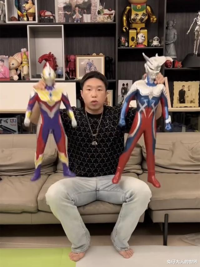 德云社|德云社烧饼发视频，在家霍霍烧麦的玩具，粉丝：饼哥真是无聊了