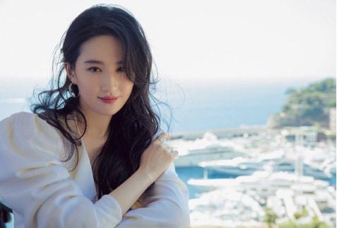 发型 贴头皮是检验女明星的唯一法宝，敢梳这个发型，都是真美人！