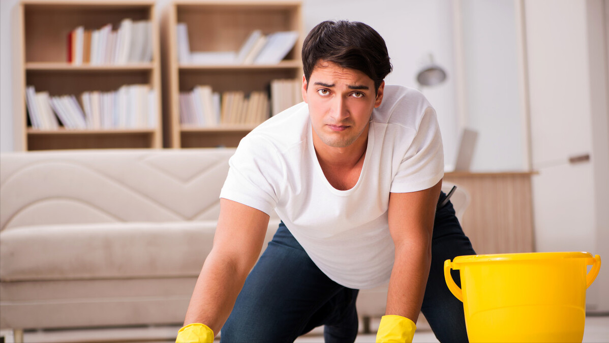 宁波|50岁男人:给65岁大妈做住家保姆,工资10000,却想辞职,没法做