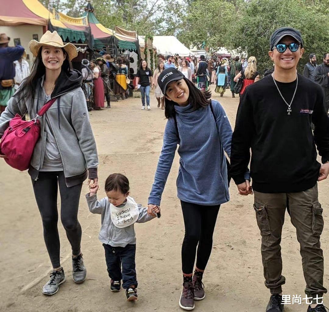 林依晨|林依晨和老公罕见合体出游，三十九岁还是娃娃脸依然年轻，富豪老公看上去很帅