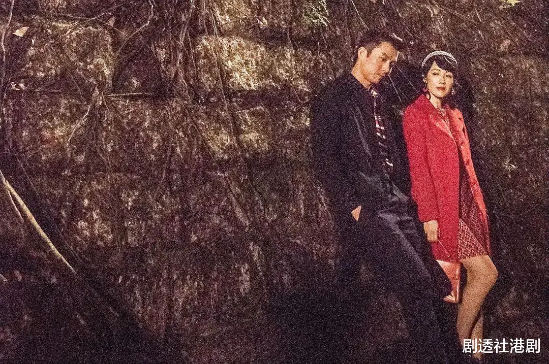 金宵大厦2|金宵大厦2将播，李施嬅陈山聪再演奇幻浪漫情侣，海报惊悚引期待