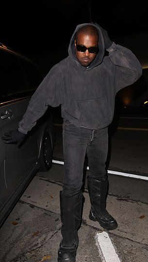 金·卡戴珊|坎爷和新女友共进晚餐！31岁新欢穿紧身衣秀曲线，金姐大方送祝福