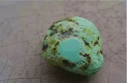 保利|想玩原矿绿松，先搞清楚“蜡皮籽”是什么吧！