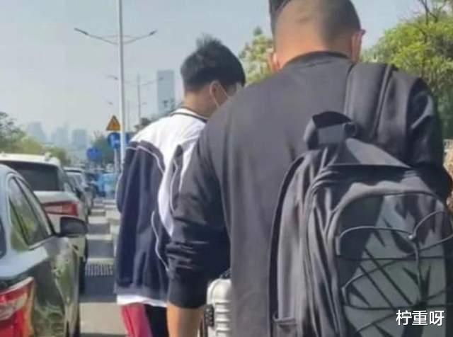 魔术|孙卓妈妈更新动态，晒小儿子孙辉表演魔术视频，孙辉被赞多才多艺