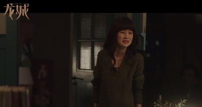 马伊琍|马伊琍新剧来袭，合作一位小14岁男演员，波浪卷大红唇颜值能打