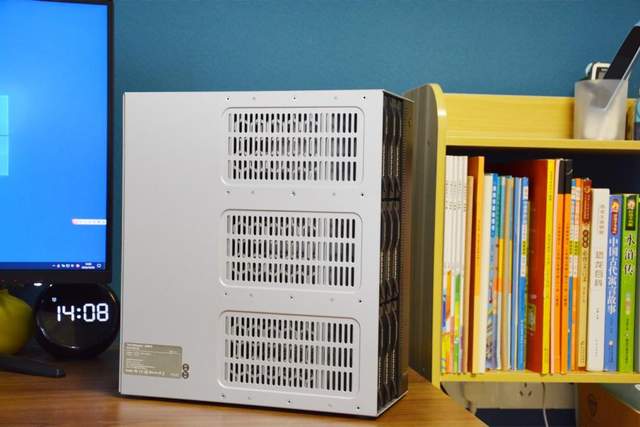 收音机|轻松管理企业数据，明星产品铁威马T9-423成中小企业数据储存首选