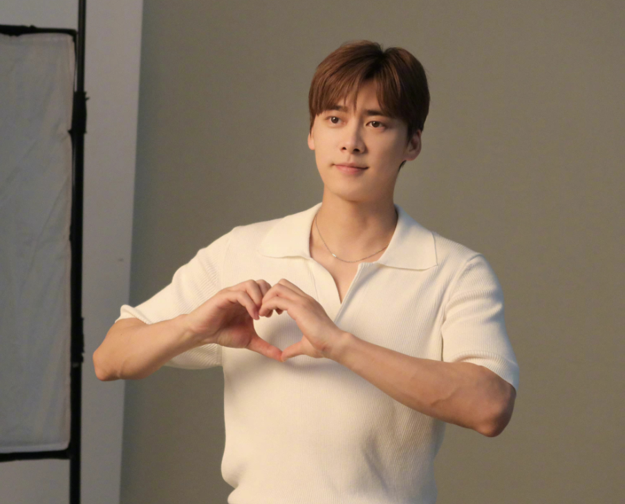 李易峰|疑于正发文谈李易峰嫖娼：只要一个演员出事，投资上亿的剧全亏光