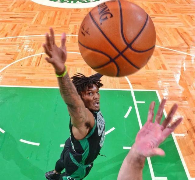 布克|NBA早报：布克缺席2-3周，东契奇西蒙斯G4复出，米德尔顿2周复查
