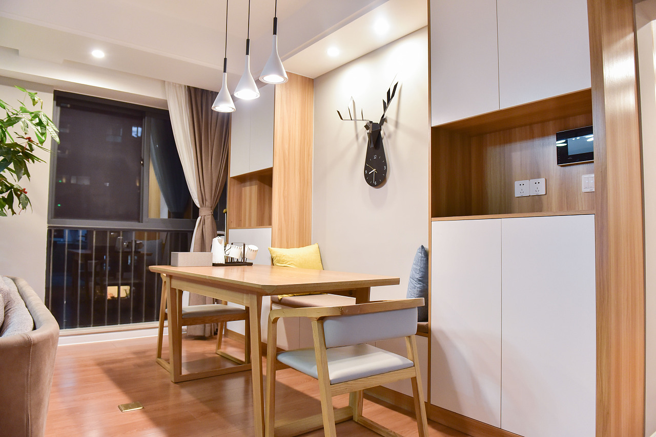 97㎡简约风格装修，白色+原木色搭配，温馨又自然！