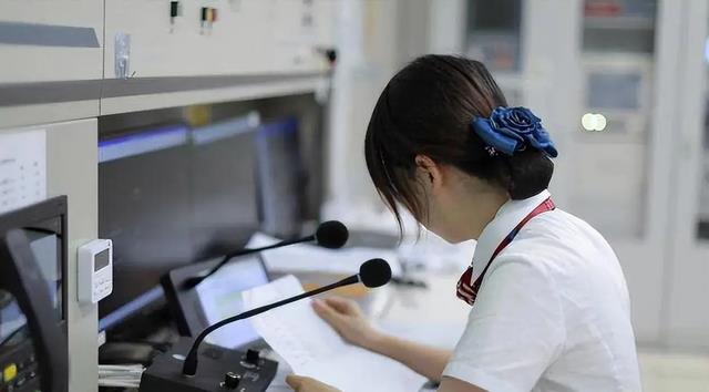 招聘|地铁“正式工”陆续选择离开,不仅仅因为薪资低,上岗之后才明白