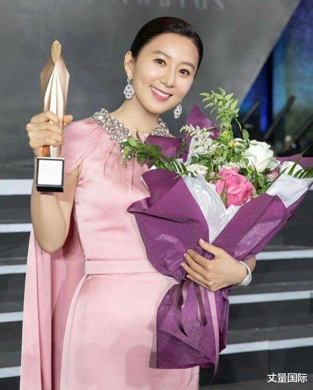 金喜爱|历届百想视后回顾!徐玄振打败金高银,金喜爱赢过孔晓振&孙艺珍