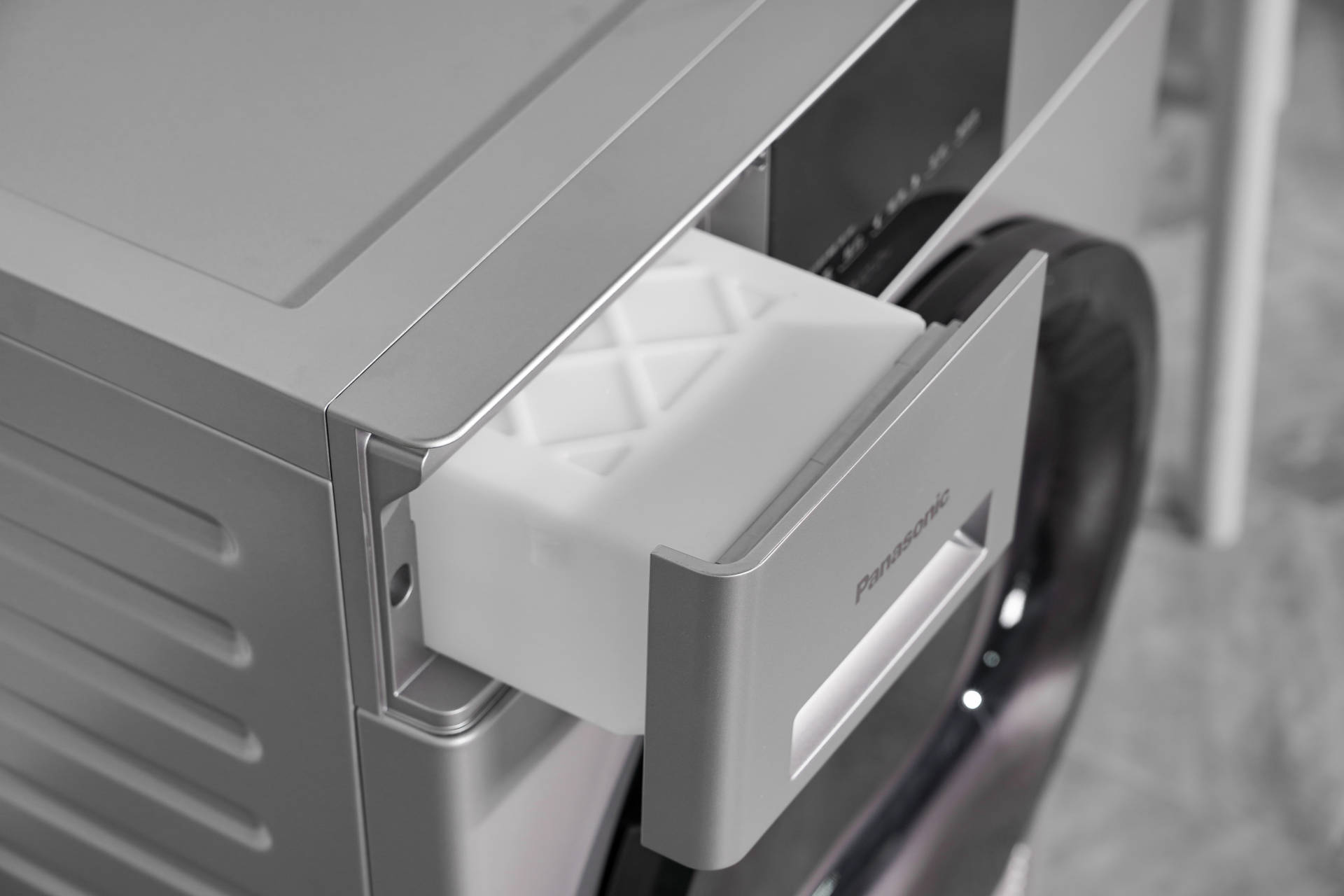 解放阳台的洗烘套装,让年轻人多一些休闲空间