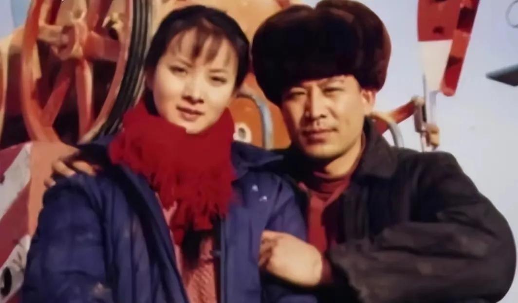 谢兰|谢兰:和丈夫相差11岁,丁克12年,39岁意外怀孕,如今儿子成骄傲