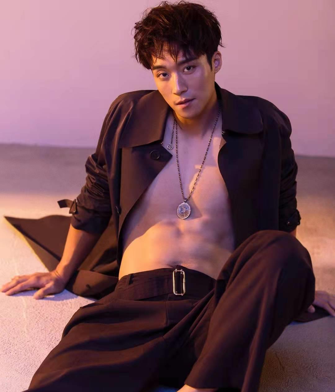 男友力|够拼！鲜肉演员不仅颜值高，更练就了质感的肌肉，男友力爆棚