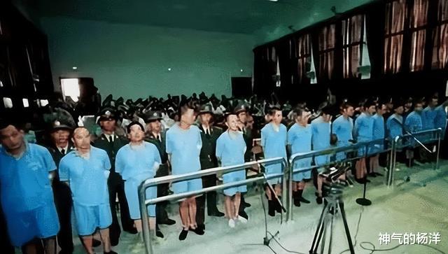 杨钰莹|杨钰莹和初恋赖文峰分手25年后,两个人的人生轨迹有何不同?