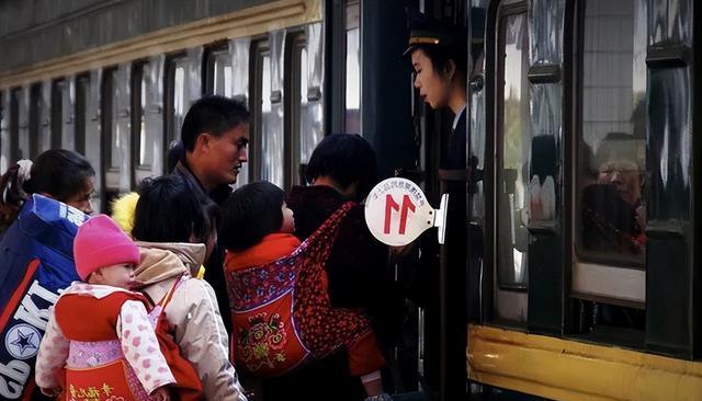 工地结成“临时夫妻”,年底各自回家,不尴尬吗?过来人给出答案