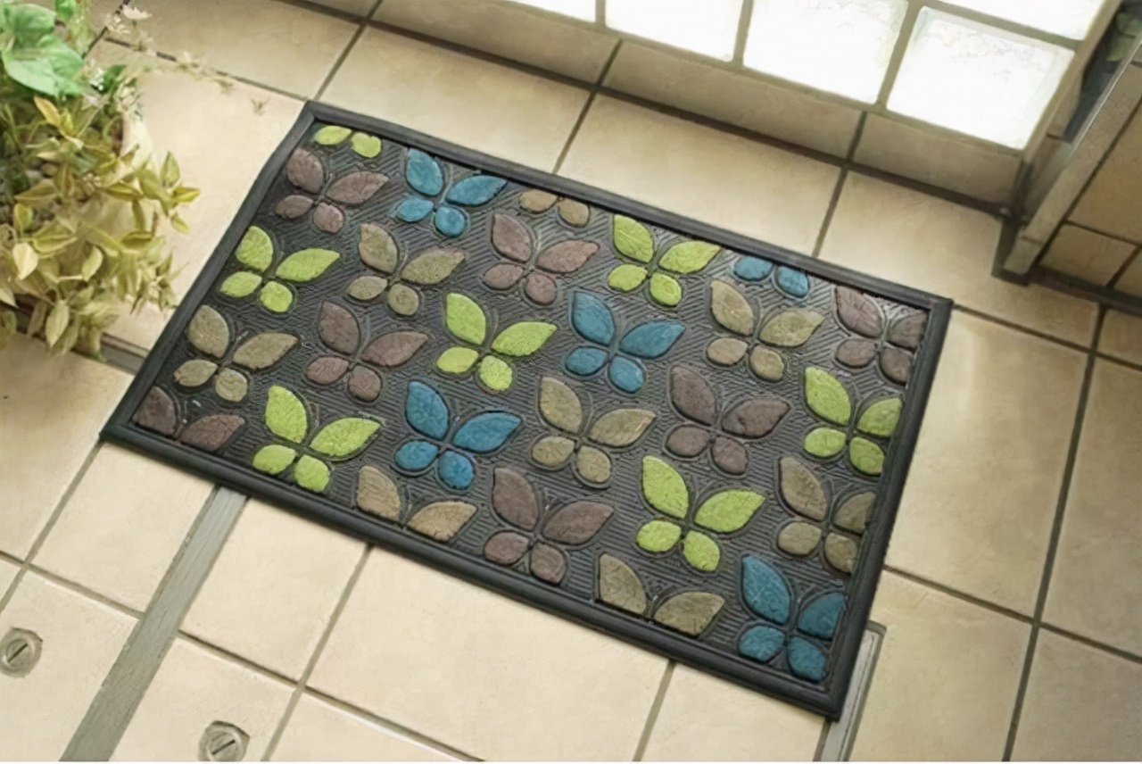 为什么有钱人家门口都摆着门垫，听完老师傅的分析，难怪越住越好