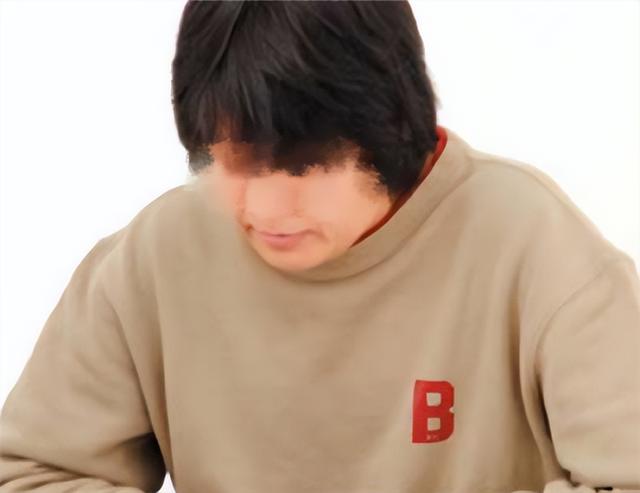 2001年北京夫妻同居6年,丈夫因诈骗被抓,妻子才知丈夫竟是女人