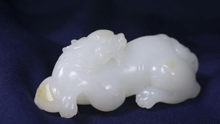 和田玉籽料|和田玉籽料的皮、肉、工、白度之间到底有什么联系？