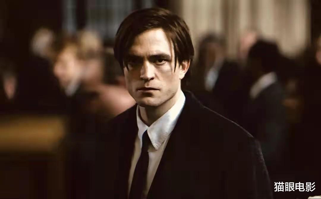 罗伯特·帕丁森|罗伯特帕丁森太适合蝙蝠侠，猫女夸他下巴有棱有角，很像漫画角色