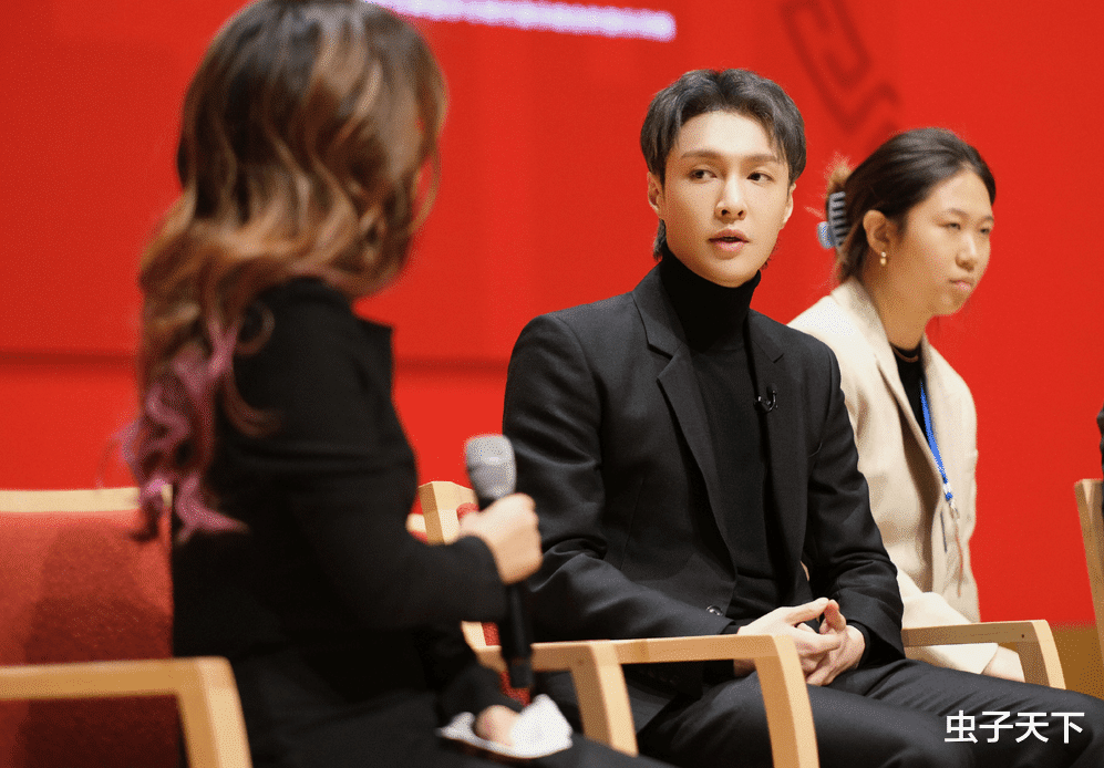 张艺兴|有点看不懂张艺兴了，他的主打到底是啥？凭啥让他的理念进校园？