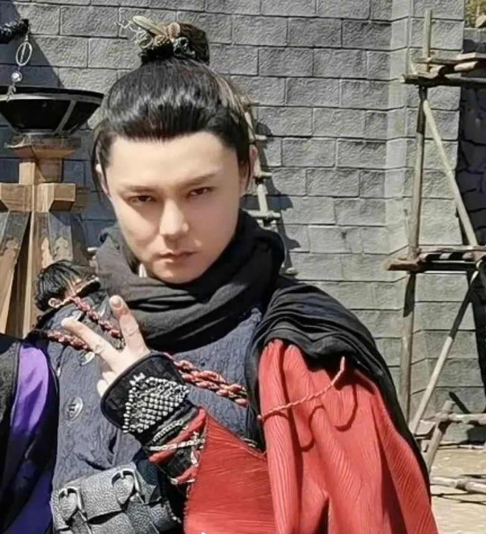 眼霜 怒怼网友,他是疯了吗?