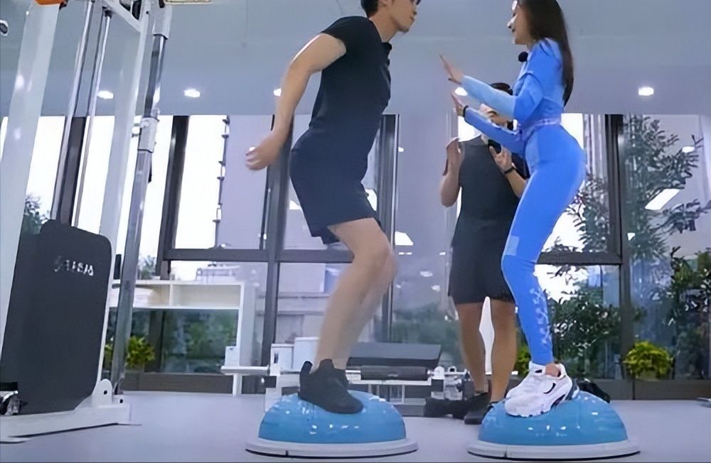 张天爱|众星为张天爱打call？陈妍希跟练刘畊宏的健身操？刘涛被爆离婚？