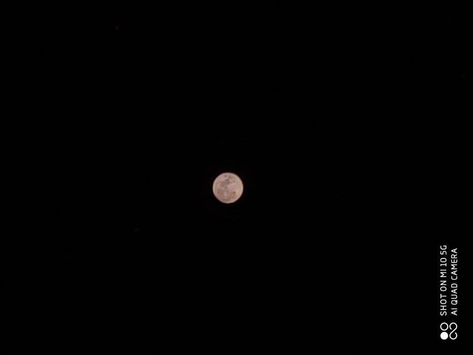 月亮|以老看新：小米10标准版能拍月亮吗？能拍与拍得好可大不一样