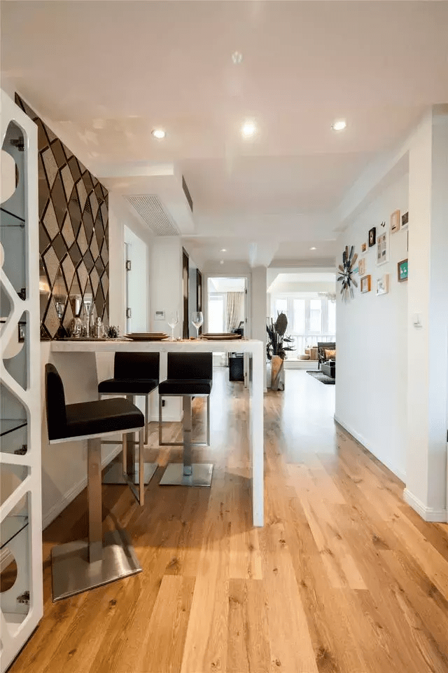 简欧风格很招人喜欢?90㎡两居室硬装花12W,看看效果!