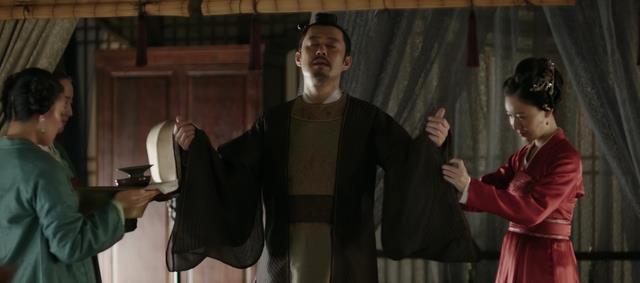 梁晗|知否原著：为了对付春舸，墨兰新婚一月就主动把丫鬟都献给了梁晗